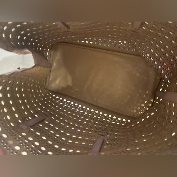 ALAIA Laser Cut Tote - Sandy - Picture 8 of 14